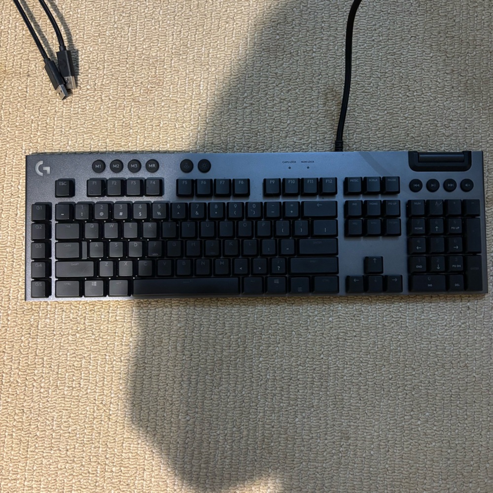 Logitech G815 RGB Mechanical Gaming Keyboard – Clicky Switches